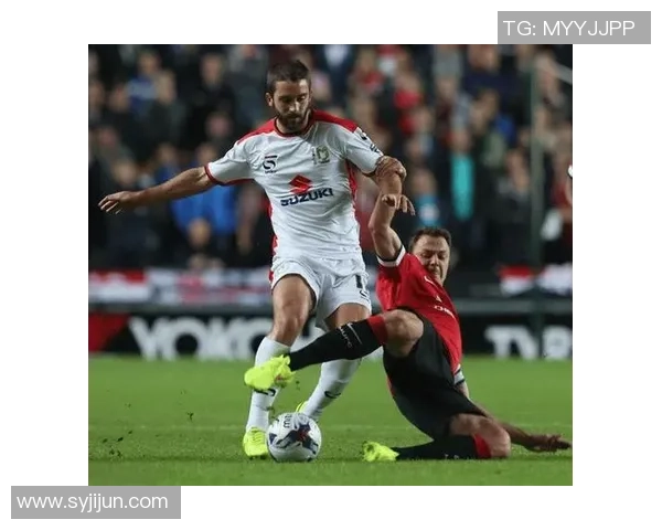 米尔顿与牛津联的激烈对决揭示英足联杯赛的精彩瞬间与战术较量